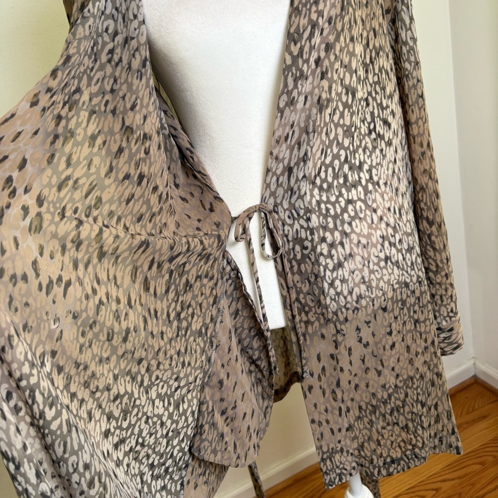 Victoria’s Secret leopard animal print semisheer, kimono belted robe pockets - Picture 3 of 14